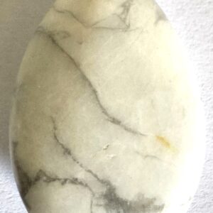 Larme Howlite